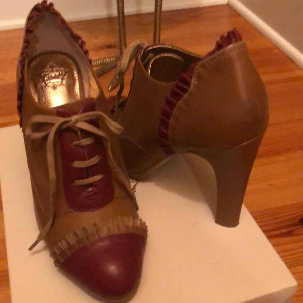Gorgeous booties are too big